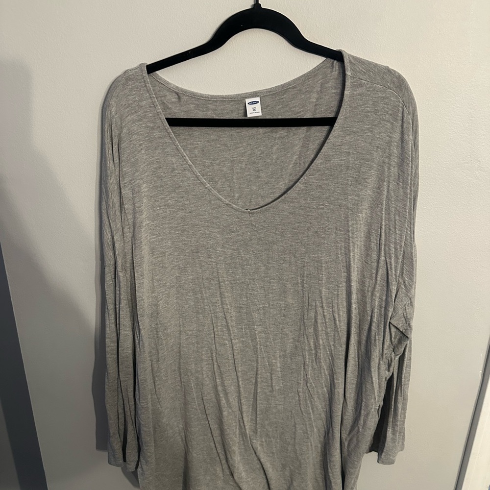Old Navy Heather Gray Long Sleeve V-Neck Top - Luxe Line